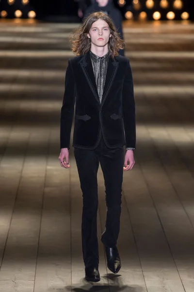 Look 39